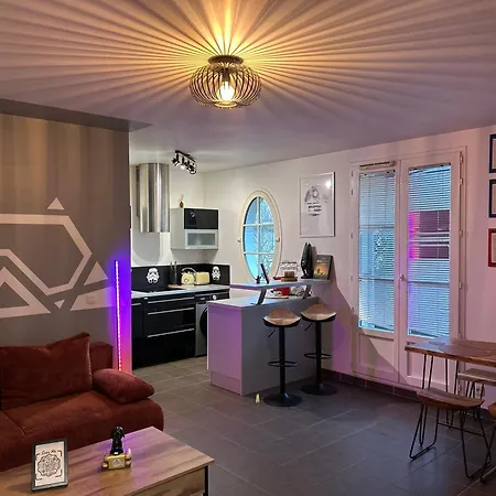 Διαμέρισμα Once Upon A Time - 7min From Disneyland - Free Private Parking - Self Checkin - Balcony - Barbecue *